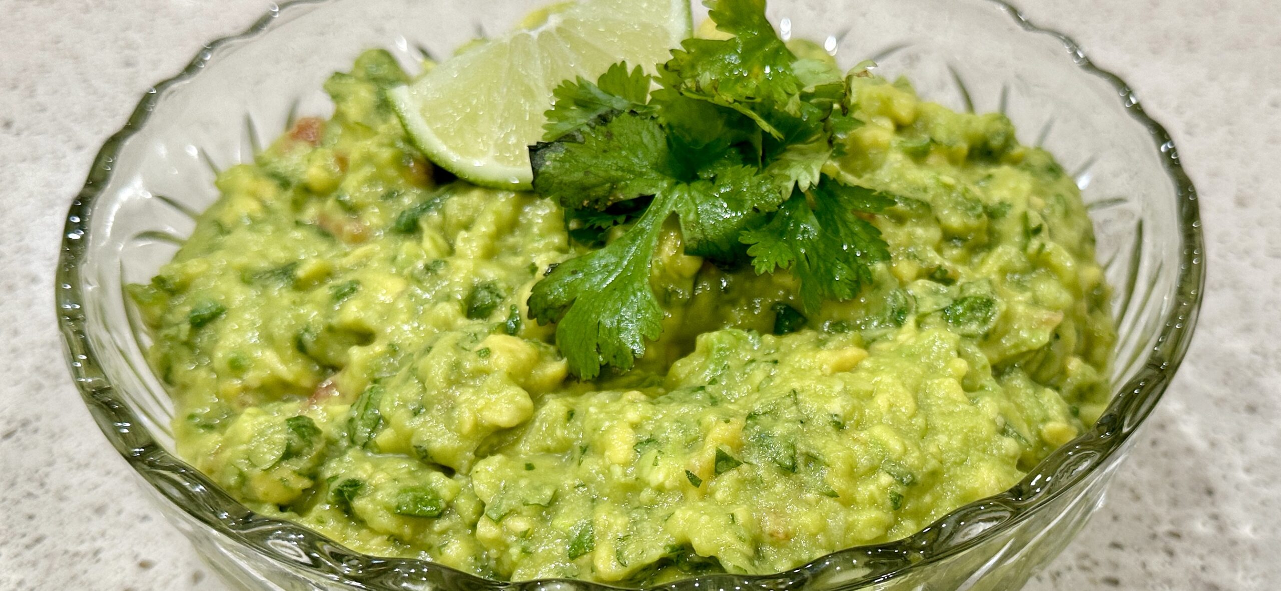 Traditional Spicy Mexican Guacamole